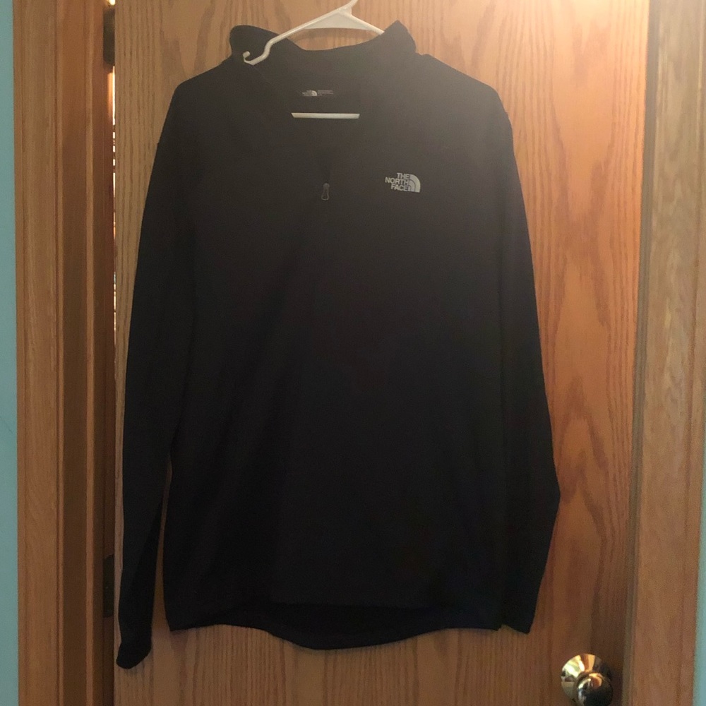 SOLD Men’s North face zip up